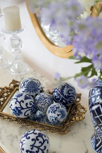 Vista 7 de A&B Home - Orbes decorativos orientales azules y blancos de 3 pulgadas para tazones, jarrones, centro de mesa, decoración de mesa, juego de 6 bolas