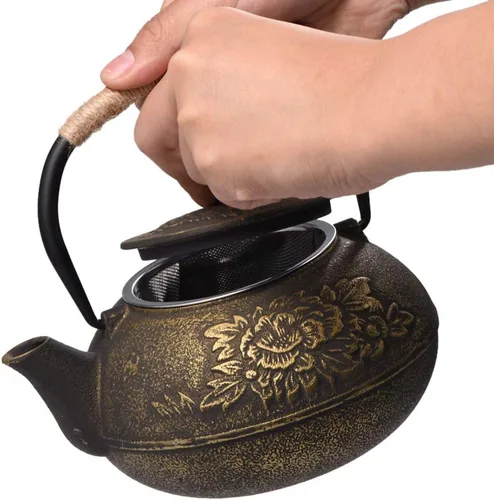 Vista 3 de Tetera de hierro fundido de 30.4 fl oz con infusor, estilo japonés, apta para estufa, color negro + dorado