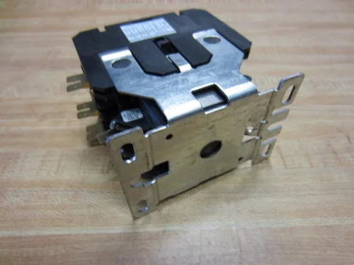 Vista 7 de Cutler Hammer C25FNF360 Eaton Contactor 60A C25FNF360B