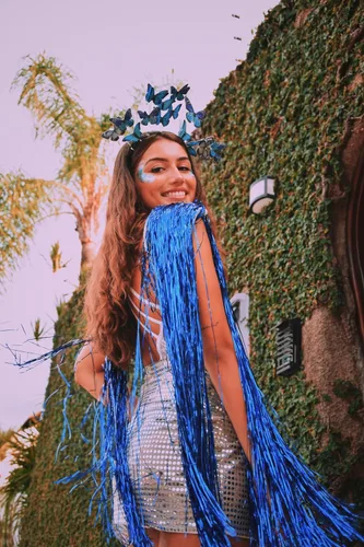 Vista 4 de Zivyes - Fascinador de mariposa para mujer - Diadema de fiesta del té, estilo Alicia en el país de las maravillas, sombrero para Kentucky Derby