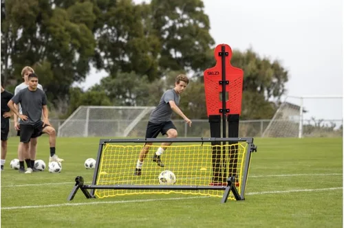 Vista 3 de SKLZ Entrenador de fútbol ajustable Pro Rebounder (6 x 2.5 pies), negro