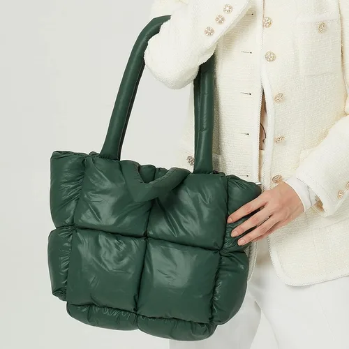 Vista 3 de Bolsa de hombro acolchada para mujer, bolsa de lujo a cuadros, bolsa de almohada suave, acolchada y de alta capacidad para axilas
