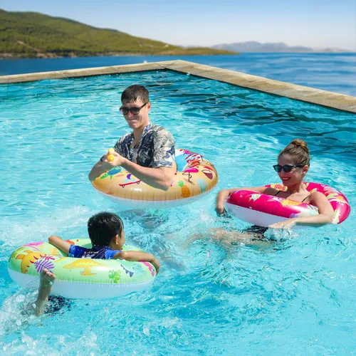 Vista 4 de Parentswell Juego de fiesta en la piscina – Anillos inflables de natación para piscina, tubos de piscina con pistolas de agua y pelota de playa