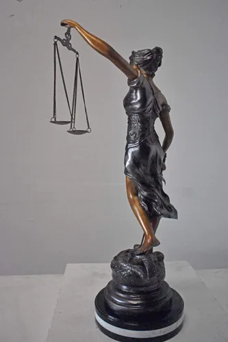 Vista 7 de Lady Justice Estatua de Bronce Montada en Mármol - Tamaño: 14" L x 16" W x 32" H.