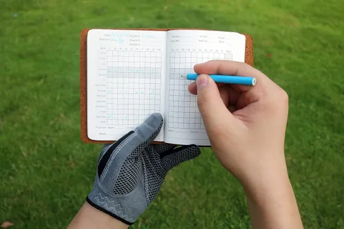 Vista 4 de Handy Picks Libro de registro de golf de cuero, hecho a mano y recargable, libro de golf y yardage incluido