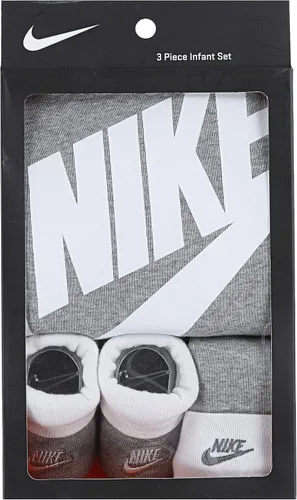 Vista 2 de Nike Conjunto de 3 piezas de mameluco, sombrero y botines para bebé