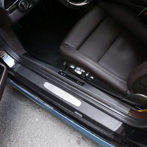 Vista 3 de YIWANG Placa de umbral de puerta de fibra de carbono 100% real para Porsche 911 718 2016 2017 2018 2019 2020 (mate)