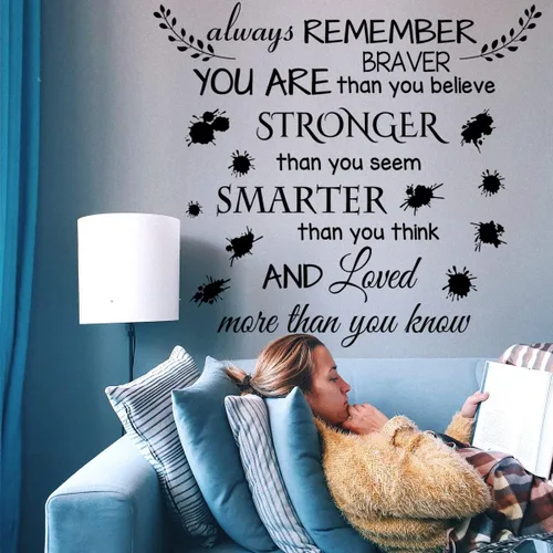 Vista 4 de Calcomanía de pared con texto en inglés «Always Remember You are Braver» (texto en inglés «Always Remember You are Braver») de vinilo extraíble