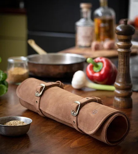 Vista 2 de Bolsa de rollo de cuchillos Cuero Genuino - Bolsa de cuchillos de chef 7 ranuras - Estuche de cuero para cuchillos Sam
