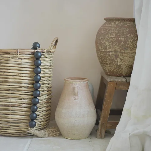 Vista 3 de Guirnalda de cuentas de madera extra grande con cuentas de madera de 1.4 pulgadas de diámetro, guirnalda de cuentas de madera con borlas, cuentas