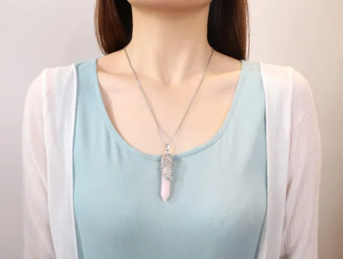 Vista 2 de XIANNVXI - Collar con dije de punto de cristal envuelto en flores Reiki, cristales curativos de piedras, collares de piedra de cuarzo para mujeres