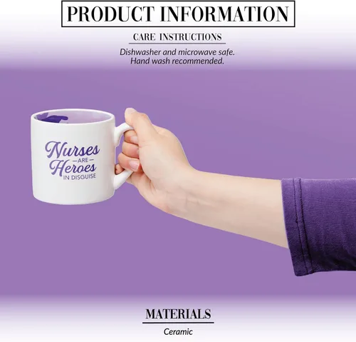 Vista 2 de Pavilion Gift Company - Enfermera - Taza de té de café de camuflaje morado de 15 onzas, color blanco