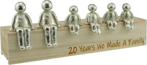 Vista 4 de Idea del 20 aniversario – 20 años que hicimos un adorno de metal familiar – Elige tu combinación familiar (1 niño)