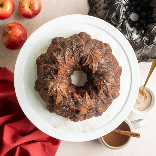 Vista 3 de Nordic Ware Cosecha Hojas Bundt Pan, Bronce