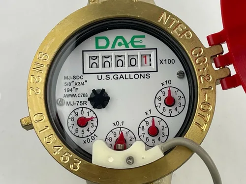 Vista 4 de DAE Medidor de agua caliente sin plomo MJ-75R NTEP, acoplamientos NPT de 3/4", salida de pulso, galón