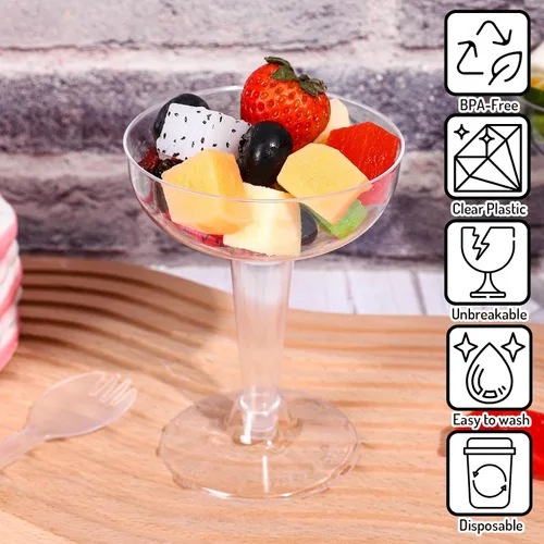 Vista 4 de Whaline Juego de 25 vasos de Martini de plástico transparente de 4 onzas, tazas de charcutería, mini botellas de alcohol con cucharas, tenedores