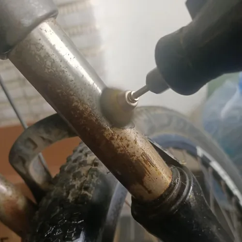 Vista 6 de Juego de cepillo de alambre de acero inoxidable grueso prensado con vástago de 1/8 pulgadas, rueda en forma de tazón, compatible con herramienta