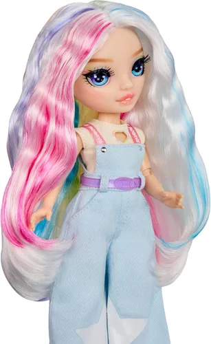 Vista 8 de Rainbow High Jr. High Bestie Babysitters - Amaya Raine, muñeca de moda de 9 pulgadas