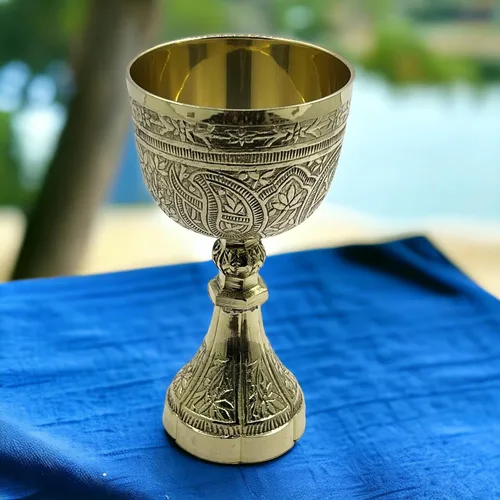 Vista 5 de 1 copa de cáliz de latón para vino, temática gótica, copa dorada, Navidad, regalos medievales renacentistas para comunión, Navidad, boda, aniversario