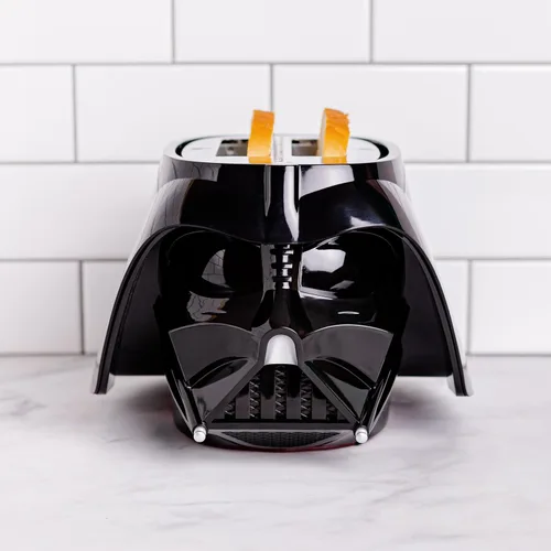 Vista 3 de Tostadora de Star Wars Darth Vader de Uncanny Brands con halo: se ilumina y hace sonidos de sable láser