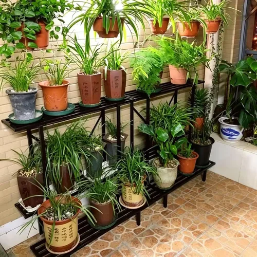 Vista 2 de Zhongma Soporte para plantas de 3 niveles que ahorra espacio, resistente para balcón, hogar, jardín, soporte de metal resistente para plantas