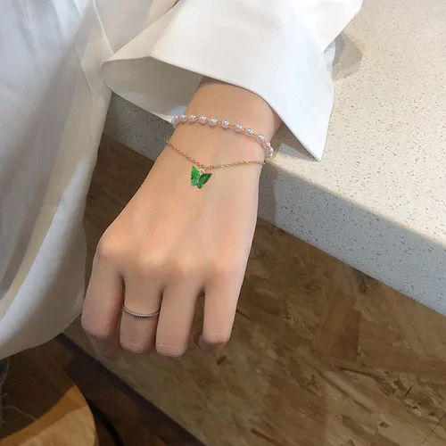 Vista 3 de YUNXI 48 dijes acrílicos con dije de mariposa, forma colorida para aretes, pulseras, collares, joyería de bricolaje