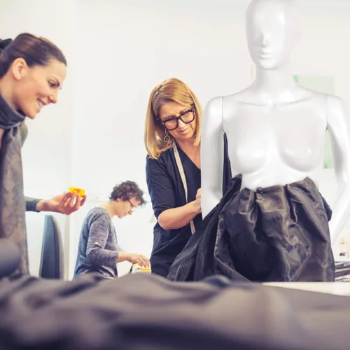 Vista 6 de Giantex Maniquí femenino de cuerpo completo de 70 pulgadas, forma de vestido de tamaño real con cabeza giratoria de 360°, diseño desmontable