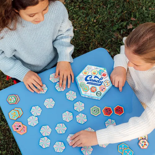 Vista 4 de eeBoo: Juego de memoria y combinación: caramelos, 18 pares ilustrados en forma de hexágono, temática de dulces, juego de azulejos de concentración