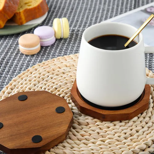Vista 3 de Posavasos de Madera para Bebidas Absorbentes con Borde, 4.3 Pulgadas Posavasos Rústicos de Acacia Negra con Soporte de Feltro para Mesa de Café
