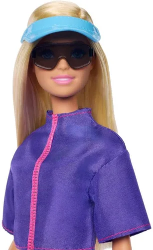 Vista 4 de Barbie Malibu Outdoor Adventures Moda Muñeca con traje de aventura