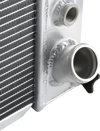Vista 5 de Spec-D Tuning Radiador de enfriamiento de aluminio de 3 filas compatible con Chevy Silverado Duramax 2001-2005 6.6L