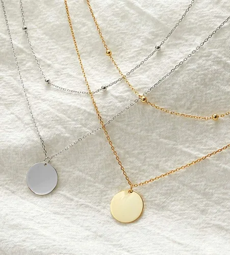 Vista 2 de Gargantilla con dije de disco en capas para mujeres y niñas, plata de ley 925, oro de 18 quilates, delicado collar de moneda con círculo de luna