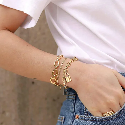 Vista 2 de FOCALOOK Pulseras de cadena de eslabones para mujer, pulseras personalizables, chapadas en oro de 18 quilates, pulsera con dije de bloqueo de cadena