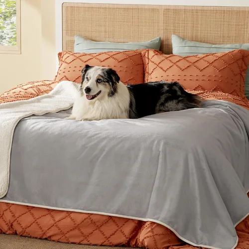 Vista 25 de Bedsure - Mantas impermeables para perros pequeños - Manta de felpa de sherpa con impresión suave lavable para perros y gatos, protector de muebles