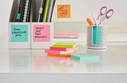 Vista 4 de Dispensador de notas Post-it con notas Post-it emergentes, base blanca con patrón geométrico gris, 1 bloc de notas superadhesivas Aqua Splash de 3 x
