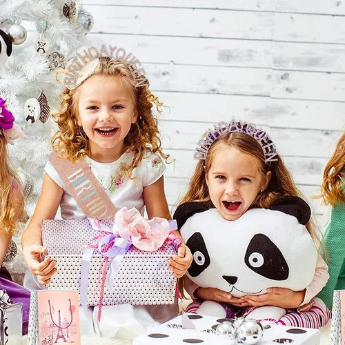 Vista 10 de Coronas de cumpleaños para mujer con banda de feliz cumpleaños para niña, accesorios brillantes de diamantes de imitación, recuerdos de fiesta