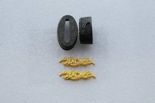 Vista 2 de Espada samurái japonesa KOSHIRAE – Fuchi Kashira Menuki 01-77