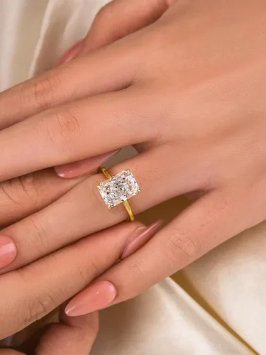 Vista 4 de Anillo de compromiso solitario de corte radiante alargado de 4.5 quilates para mujer, anillo de compromiso de plata S925 5A con circonita cúbica