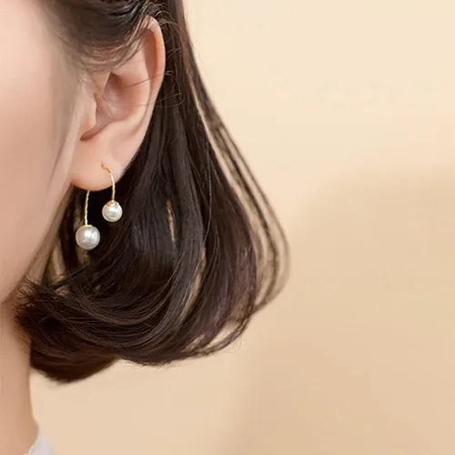 Vista 2 de SLUYNZ Aretes colgantes de perlas de plata de ley para mujer, aretes colgantes de perlas de boda