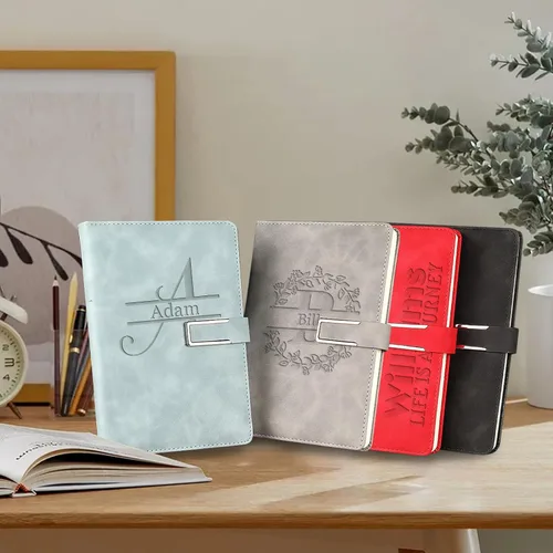 Vista 3 de Cuaderno de cuero con nombre personalizado con hebilla magnética, cuadernos personalizados para mujeres, regalos del día de la madre para abuela