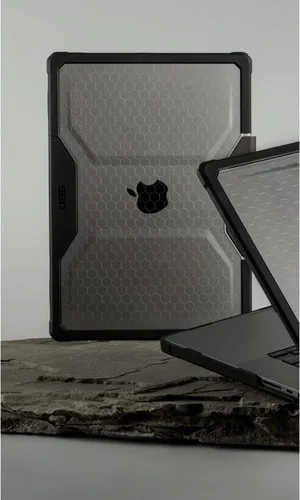 Vista 7 de UAG Plyo - Funda para MacBook Pro de 14 pulgadas, M5/M4/M3 2026/2024/2023