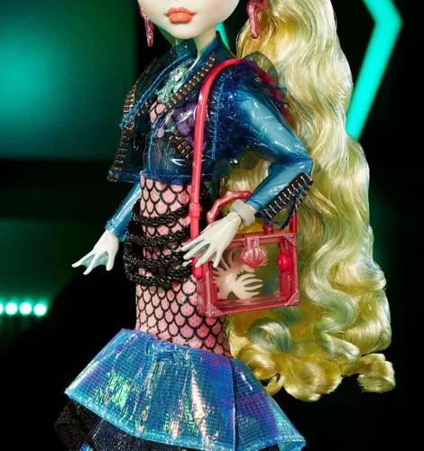 Vista 6 de Monster High Haunt Couture - Muñeca de coleccionista de edición limitada 2022 Lagoona Blue de 10.5 pulgadas