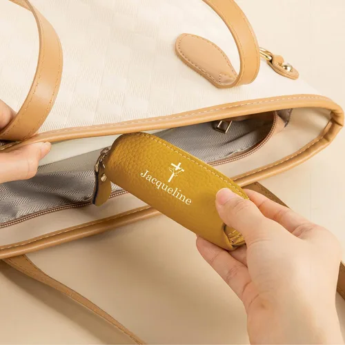 Vista 4 de BYFDIY Estuche de rosario personalizado con cremallera de cuero con nombre personalizado, bolsa de rosario de cruz, soporte de rosario de viaje