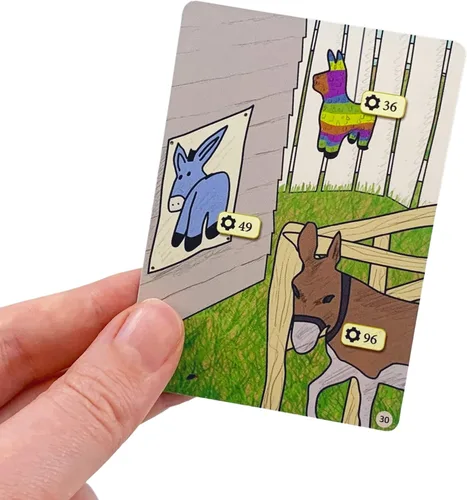 Vista 3 de The Birthday Burglary Vacaciones Hijinks un juego de estrategia fácil para familias, niños y adultos. Mini salas de escape para cumpleaños
