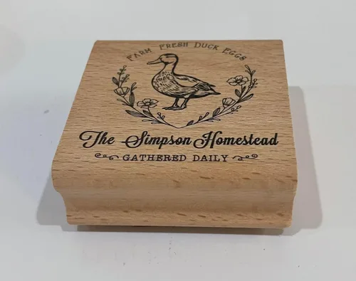 Vista 8 de Sellos personalizados de cartón de huevos frescos de granja, huevos de pato, recolectados diariamente, sello de goma de madera (2 x 2 pulgadas)