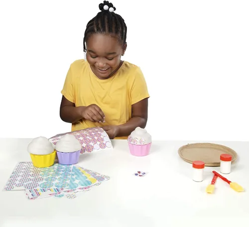 Vista 2 de Melissa & Doug Decoupage Made Easy - Kit de manualidades de papel para magdalenas