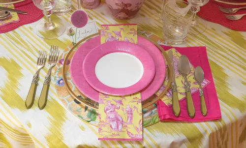 Vista 7 de Caspari Platos llanos de papel con borde de lino en fucsia, paquete de 8