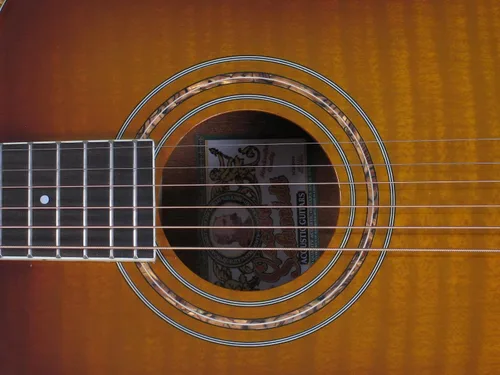 Vista 5 de Oscar Schmidt OG1FYS-A-U Guitarra Acústica Dreadnought de Tamaño 3/4 (Brillo Alto) Sunburst Amarillo Flamenco
