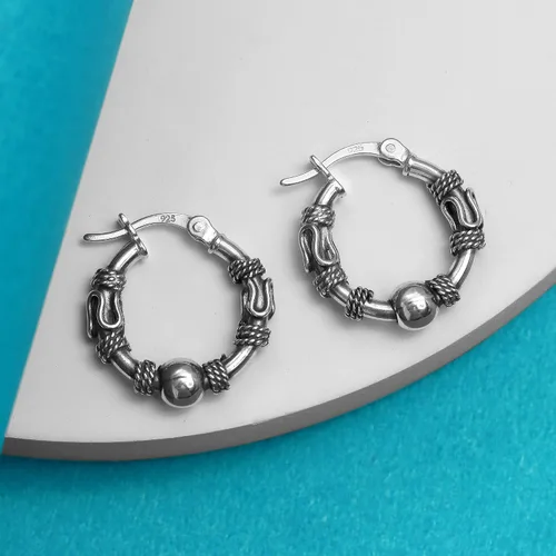 Vista 4 de LeCalla Aretes de aro balinesa oxidados de plata de ley 925, pequeños aretes de aro con cuentas de Bali antiguos para mujer