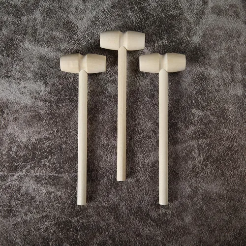 Vista 5 de 24 mini martillos de madera para chocolate rompible, mazos de juguete de madera natural para niños